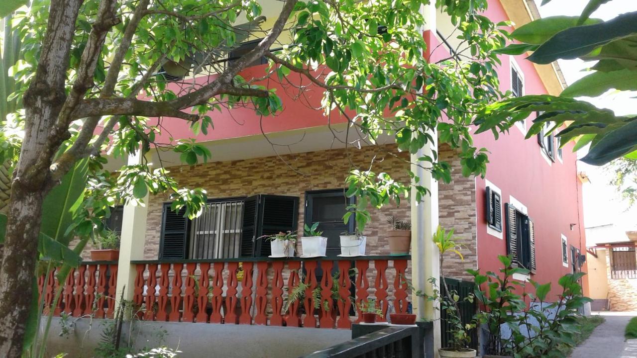 Santos'S House Hotel Сао Томе Екстериор снимка